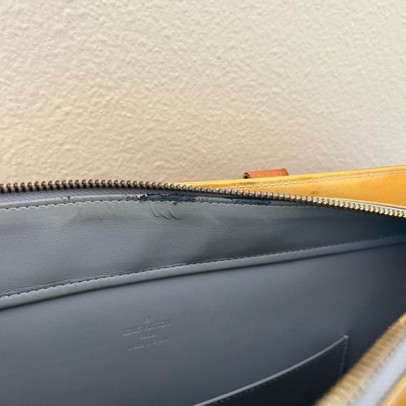 Authentic Louis Vuitton Vernis Tote Monogram Bag - Picture 11 of 15